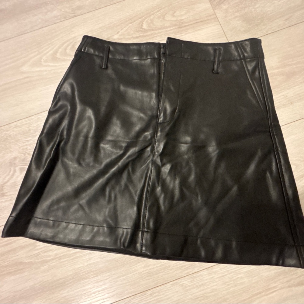 GAP Black Faux Leather Mini Skirt